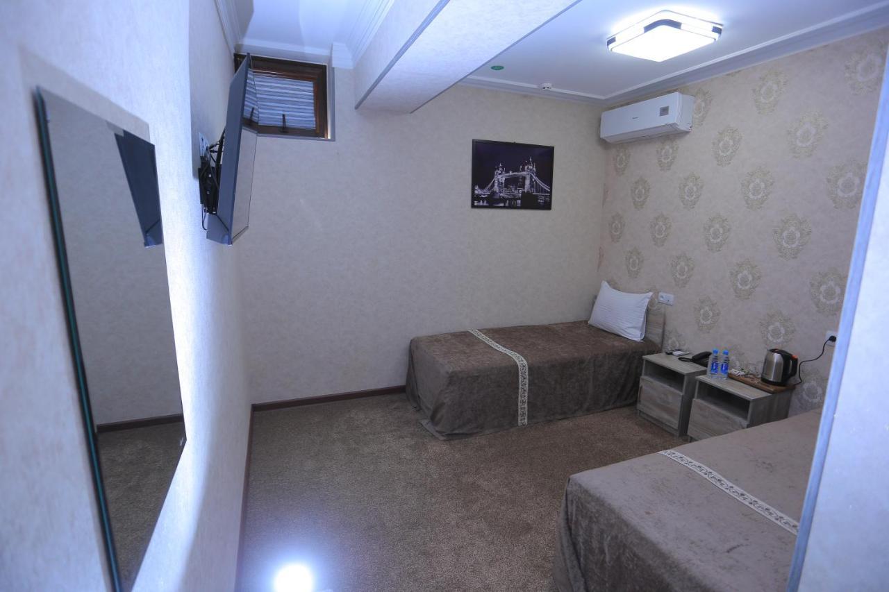 Hayot Plaza Hotel Yunusobod Extérieur photo