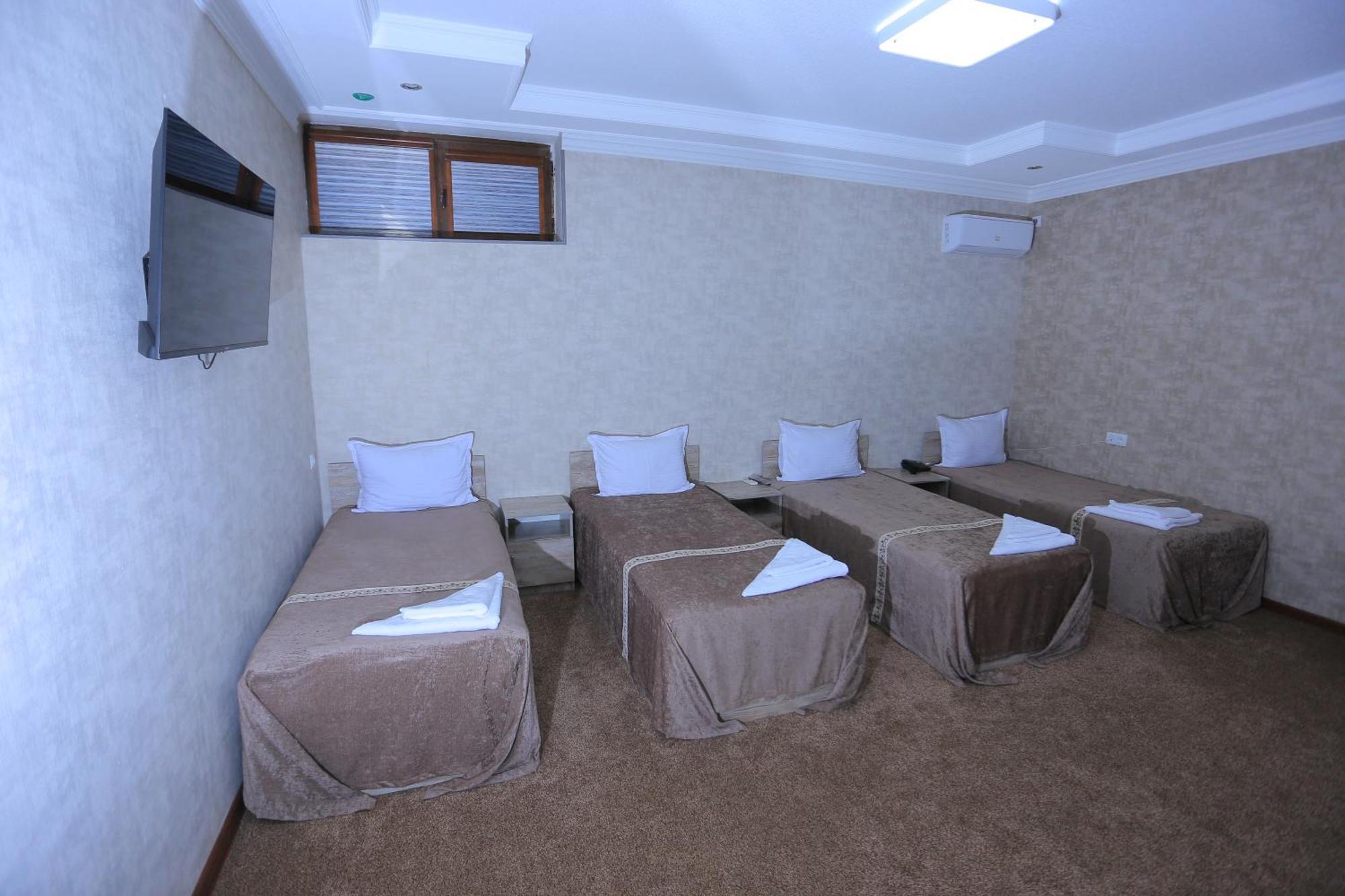 Hayot Plaza Hotel Yunusobod Extérieur photo