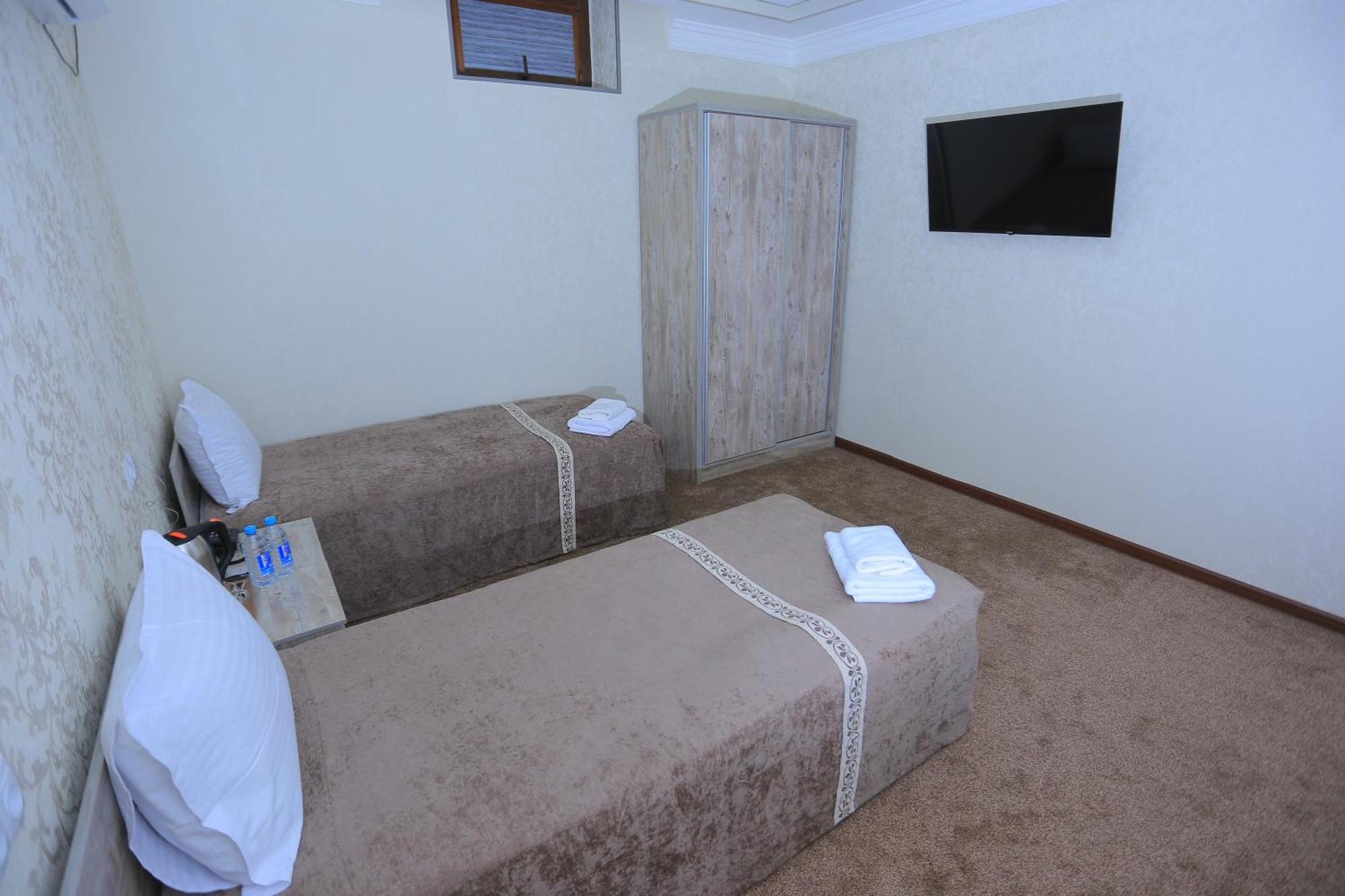Hayot Plaza Hotel Yunusobod Extérieur photo