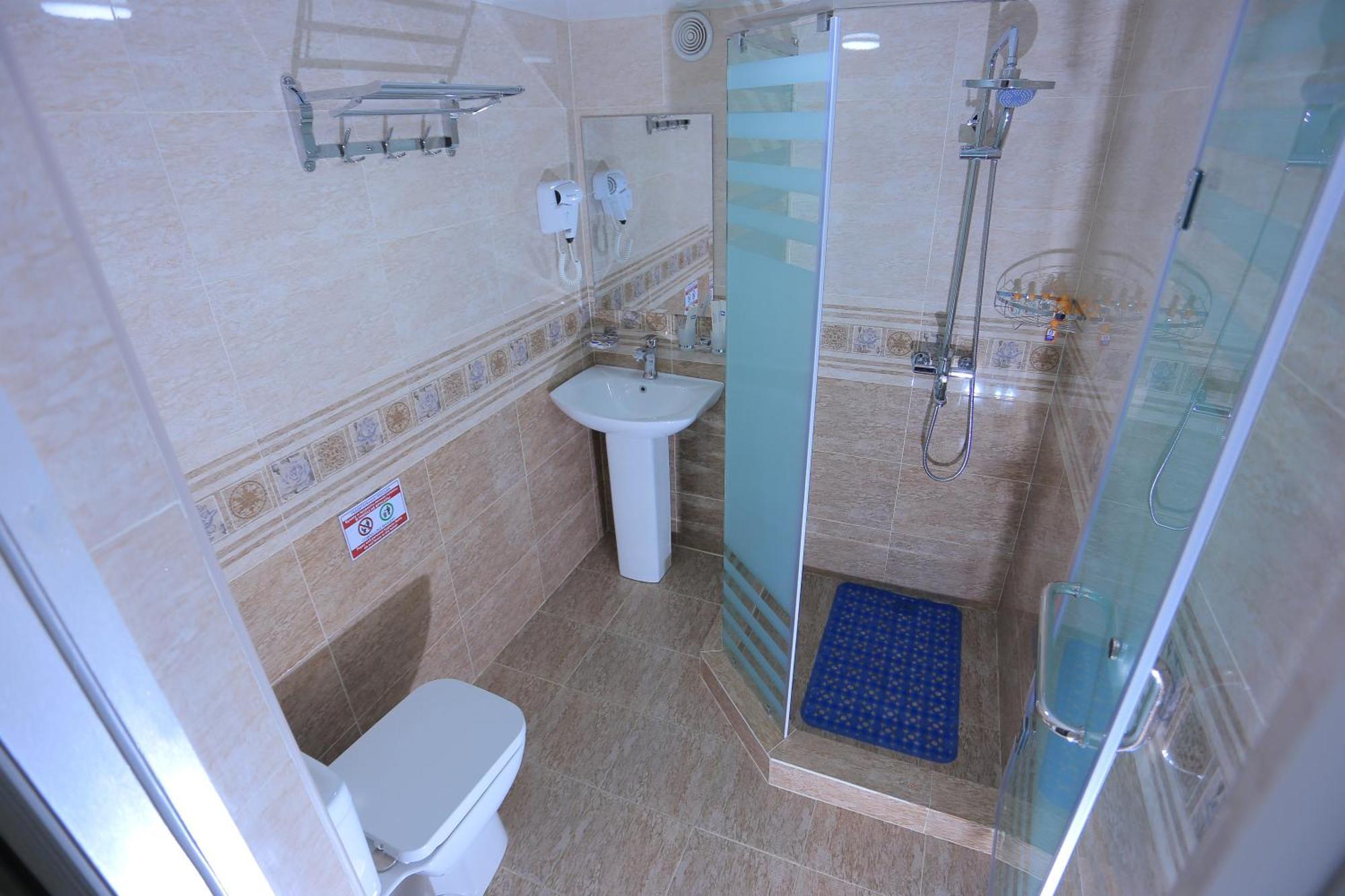 Hayot Plaza Hotel Yunusobod Extérieur photo