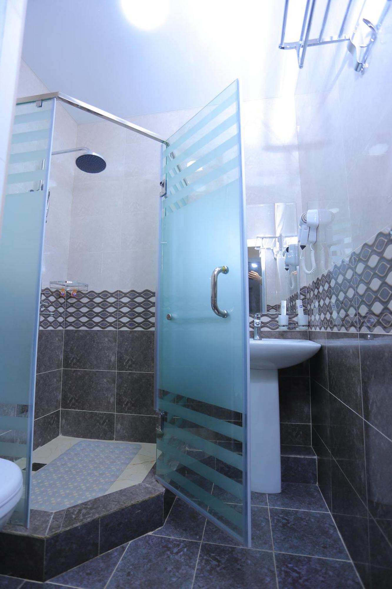 Hayot Plaza Hotel Yunusobod Extérieur photo